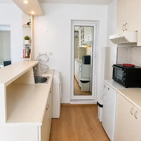 Sea Garden Flat 2 Bed 2 Bath Apartment Warna